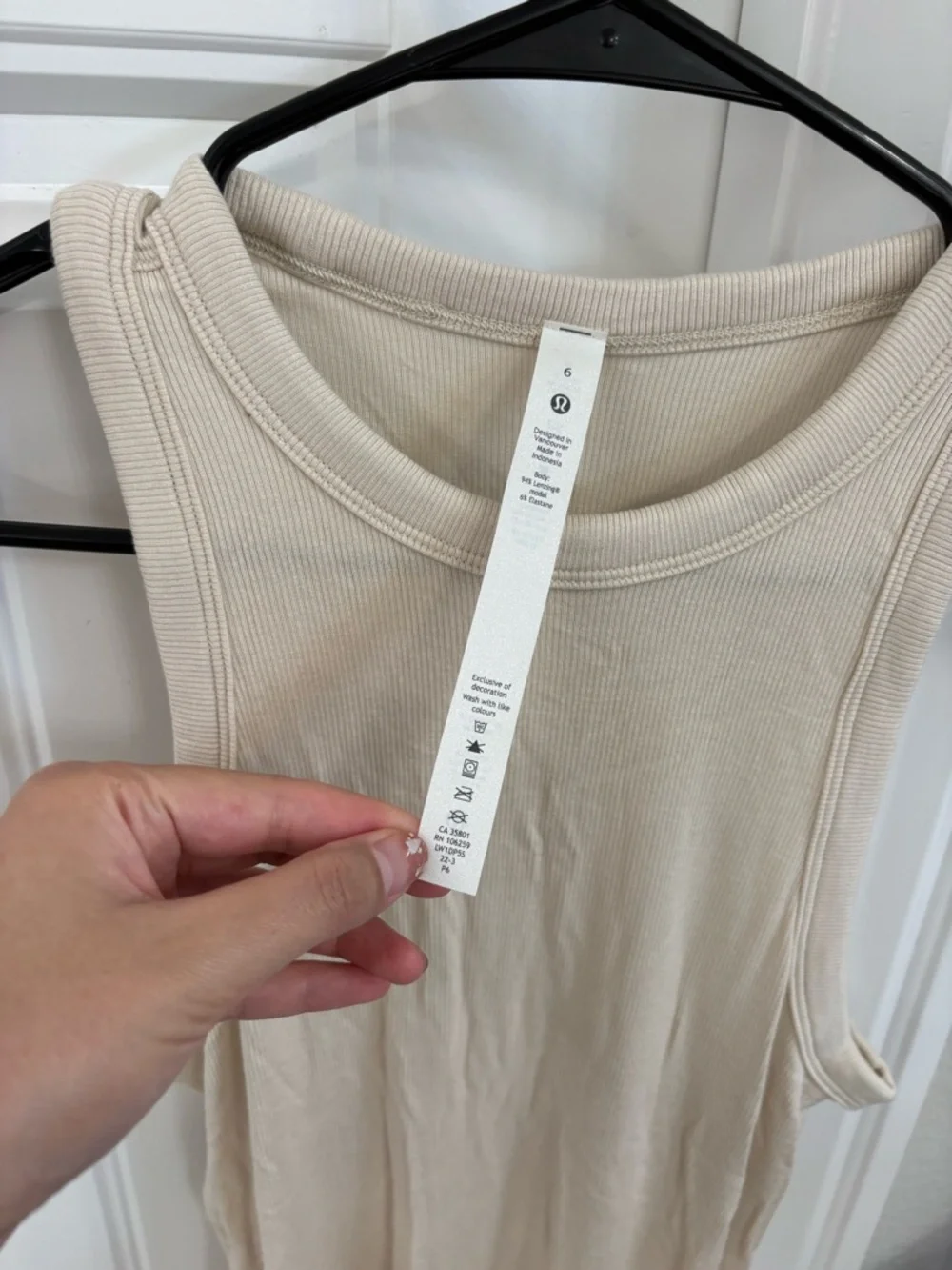 lululemon hold tight Tank - Picture 3 of 4